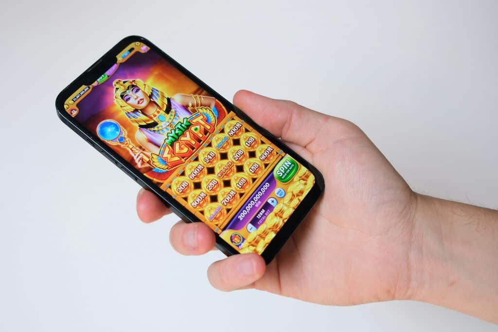 How Mobile-First Casino Apps Are Shaping Interactive Game Design